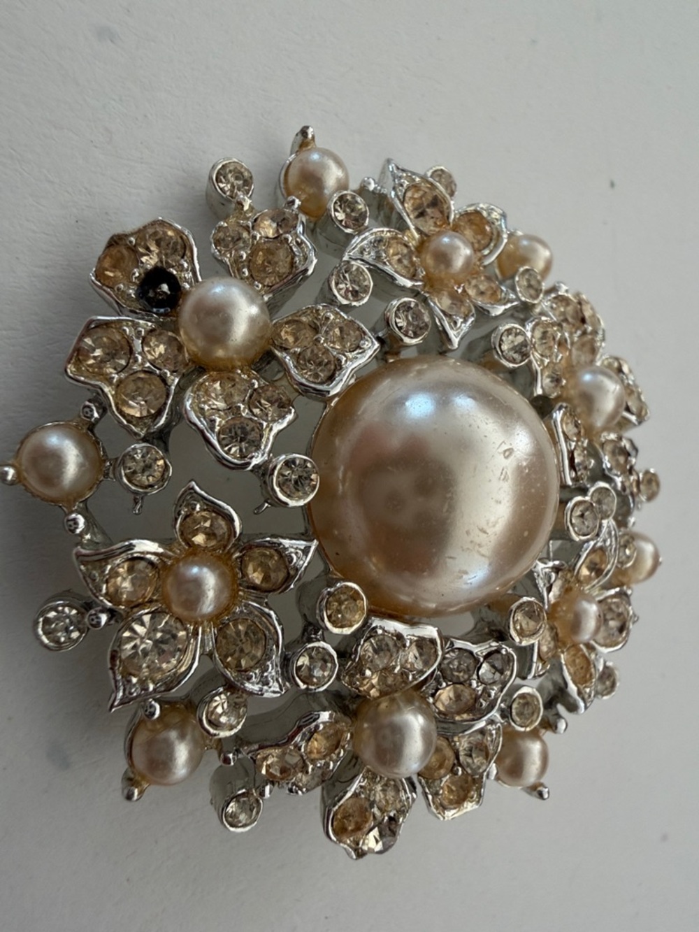 Pearl & Crystal Floral Brooch - Champagne Pearls